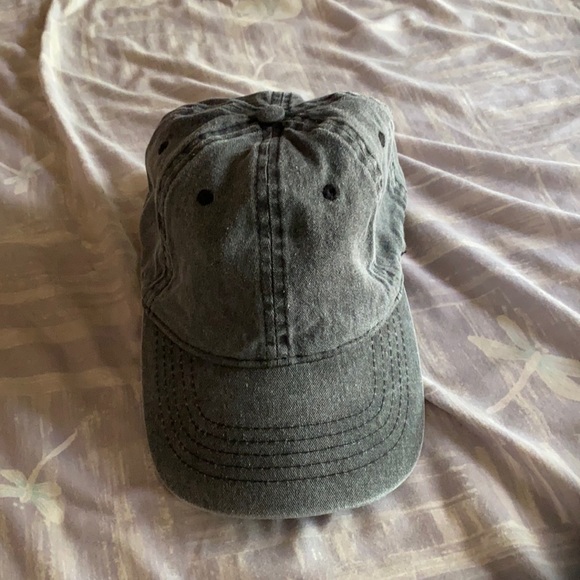 Grey hat - Picture 1 of 2